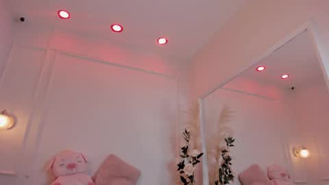 Snapshot of zoe_roux210949 chatting on 19, 12, 2024 Zoe online show from 19, 12, 2024