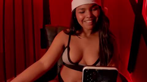 Snapshot of zoe_roux210949 chatting on 22, 12, 2024 Zoe online show from 22, 12, 2024