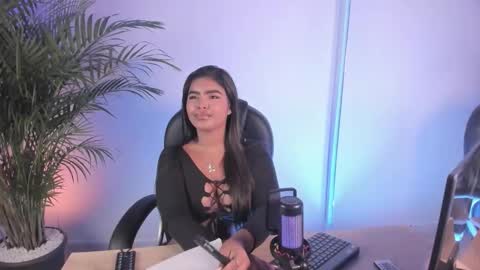 Snapshot of zoe_roux210949 chatting on 8, 2, 2026 Zoe online show from 8, 2, 2026