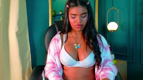 Snapshot of zoe_roux210949 chatting on 28, 4, 2026 Zoe online show from 28, 4, 2026