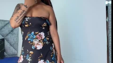 zoe_samantha23 online show from 3, 12, 2025