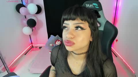 zoe_sullivan_ online show from 2, 12, 2024