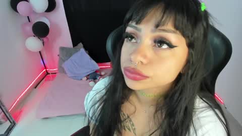 zoe_sullivan_ online show from 7, 12, 2024