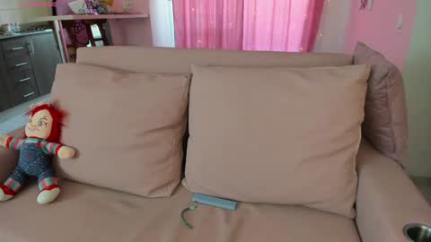 zoe_sullivan_ online show from 13, 1, 2025