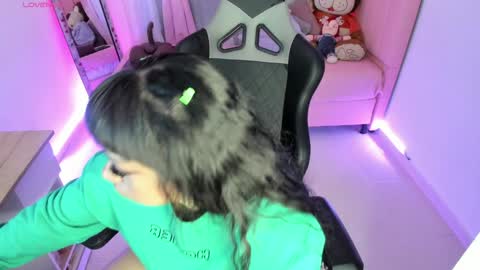 zoe_sullivan_ online show from 27, 1, 2025