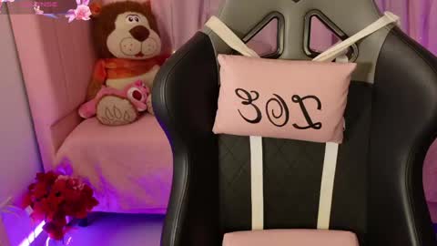 zoe_sullivan_ online show from 16, 5, 2026