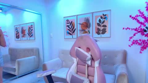 Snapshot of zoe_swan chatting on 21, 4, 2026 Zoe online show from 21, 4, 2026