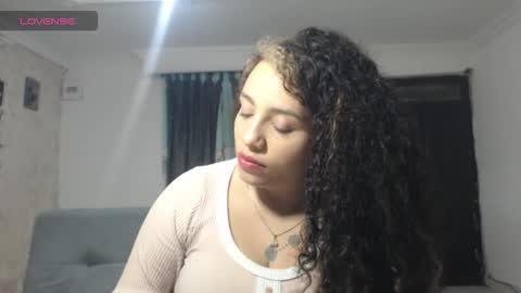 Snapshot of zoe_tai chatting on 12, 2, 2026 zoe tai online show from 12, 2, 2026