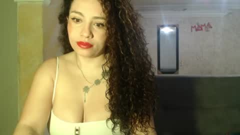 Snapshot of zoe_tai chatting on 5, 7, 2026 zoe tai online show from 5, 7, 2026