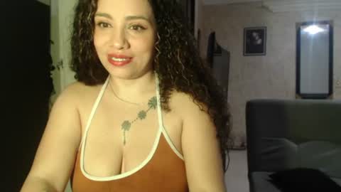 Snapshot of zoe_tai chatting on 6, 7, 2026 zoe tai online show from 6, 7, 2026