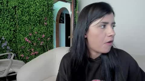 Snapshot of zoe_wattson chatting on 22, 12, 2025 Zoe online show from 22, 12, 2025