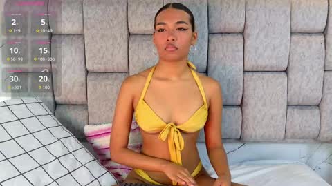 Snapshot of zoeameliie chatting on 15, 9, 2025 zoeameliie online show from 15, 9, 2025