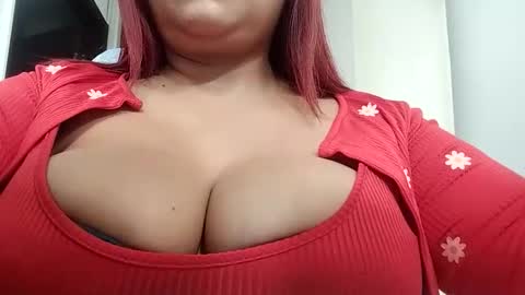 Snapshot of zoebenneti chatting on 7, 4, 2026 zoebenneti online show from 7, 4, 2026