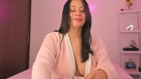 Snapshot of zoecams chatting on 10, 7, 2026 zoecams online show from 10, 7, 2026