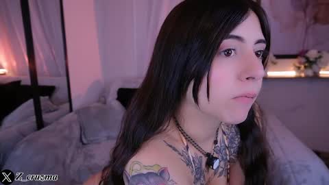 Snapshot of zoee_cruz chatting on 25, 4, 2026 Camila online show from 25, 4, 2026