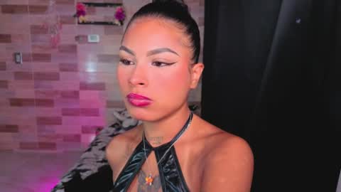 Snapshot of zoee_dolcee chatting on 4, 4, 2026 Catt online show from 4, 4, 2026