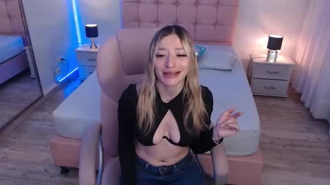 Snapshot of zoee_joness chatting on 25, 11, 2025 zoe online show from 25, 11, 2025