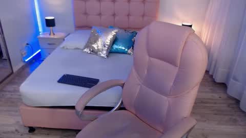 Snapshot of zoee_joness chatting on 27, 11, 2025 zoe online show from 27, 11, 2025