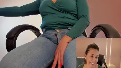 Snapshot of zoee_zi chatting on 27, 3, 2026 zoee_zi online show from 27, 3, 2026