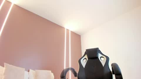 Snapshot of zoee_zi chatting on 17, 4, 2026 zoee_zi online show from 17, 4, 2026