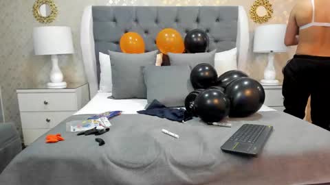 Snapshot of zoekrug chatting on 14, 10, 2025 Zoe Krug online show from 14, 10, 2025