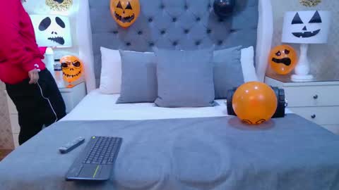 Snapshot of zoekrug chatting on 15, 10, 2025 Zoe Krug online show from 15, 10, 2025