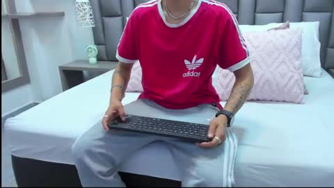 Zoe Krug online show from 24, 3, 2026