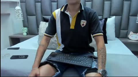 Zoe Krug online show from 14, 4, 2026