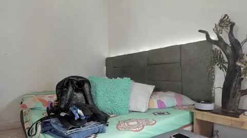 Snapshot of zoel_amber1 chatting on 6, 4, 2026 Zoel Amber online show from 6, 4, 2026