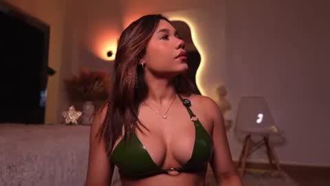 Snapshot of zoevidal_ chatting on 18, 6, 2026 zoevidal_ online show from 18, 6, 2026