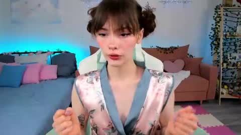 Zoey Lane online show from 14, 7, 2026