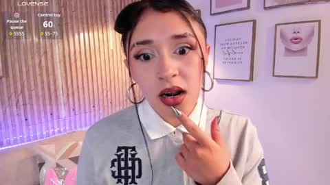 Snapshot of zoey_monroe_ chatting on 3, 4, 2026 Zoey online show from 3, 4, 2026