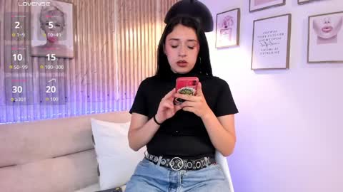 Snapshot of zoey_monroe_ chatting on 10, 4, 2026 Zoey online show from 10, 4, 2026