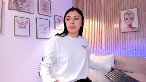 Snapshot of zoey_monroe_ chatting on 11, 4, 2026 Zoey online show from 11, 4, 2026