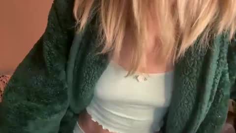 Snapshot of zoeydanner chatting on 6, 2, 2026 Zoeydanner online show from 6, 2, 2026
