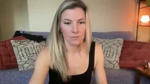 Snapshot of zoeydanner chatting on 12, 3, 2026 Zoeydanner online show from 12, 3, 2026