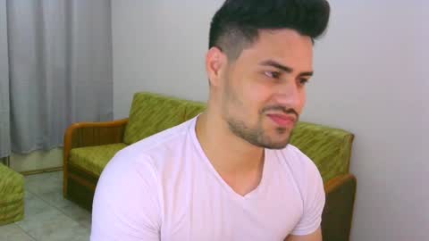 Snapshot of zohan_haidar chatting on 17, 12, 2025 ZohanMohamed online show from 17, 12, 2025