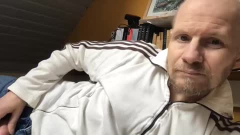Snapshot of zolexthomas chatting on 6, 4, 2026 zolexthomas online show from 6, 4, 2026