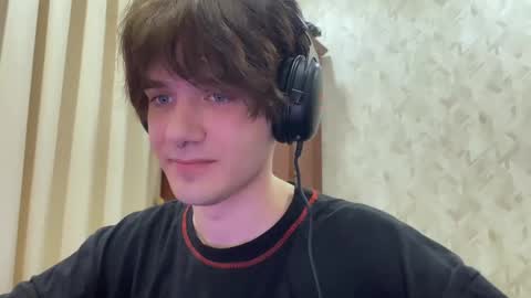 Snapshot of zombde32 chatting on 28, 4, 2026 Zombdeeeee online show from 28, 4, 2026