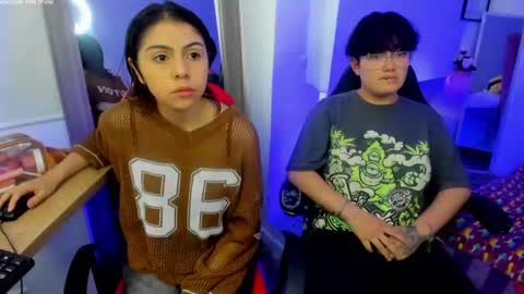 Snapshot of zooble_28 chatting on 16, 6, 2026 Nick And Mia online show from 16, 6, 2026