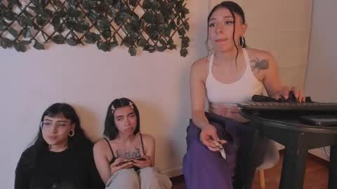 Snapshot of zowi_hottiee chatting on 1, 2, 2025 cintya kors online show from 1, 2, 2025