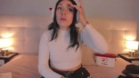 Snapshot of zowi_hottiee chatting on 6, 2, 2025 cintya kors online show from 6, 2, 2025