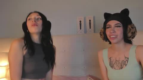 Snapshot of zowi_hottiee chatting on 7, 3, 2025 cintya kors online show from 7, 3, 2025