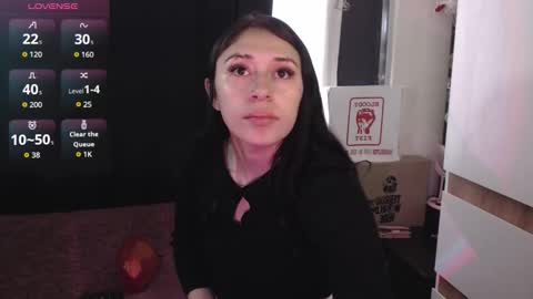 Snapshot of zowi_hottiee chatting on 17, 12, 2025 cintya kors online show from 17, 12, 2025