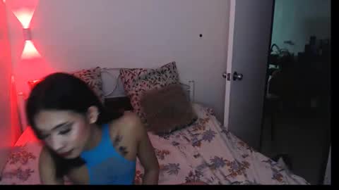 Snapshot of zue_sexy_aasian chatting on 20, 12, 2025 Zoe online show from 20, 12, 2025