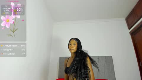 Snapshot of zule__williams chatting on 5, 10, 2025 zule online show from 5, 10, 2025