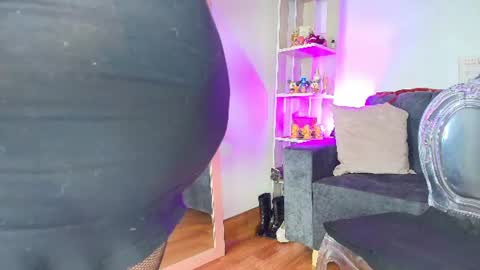 Snapshot of zully_green chatting on 23, 7, 2026 zully_green online show from 23, 7, 2026