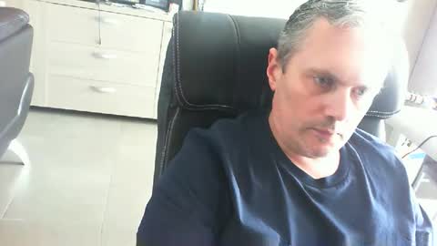 Snapshot of zultem chatting on 8, 5, 2026 zultem online show from 8, 5, 2026