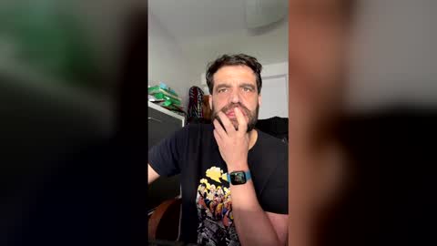 Snapshot of zurdineno chatting on 15, 4, 2026 zurdineno online show from 15, 4, 2026