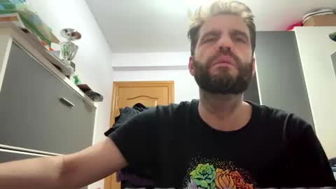 Snapshot of zurdineno chatting on 1, 6, 2026 zurdineno online show from 1, 6, 2026